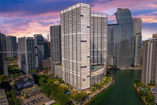 Icon Brickell Tower 2, 495 Brickell Ave #3802, Miami, Florida 33131, image 1