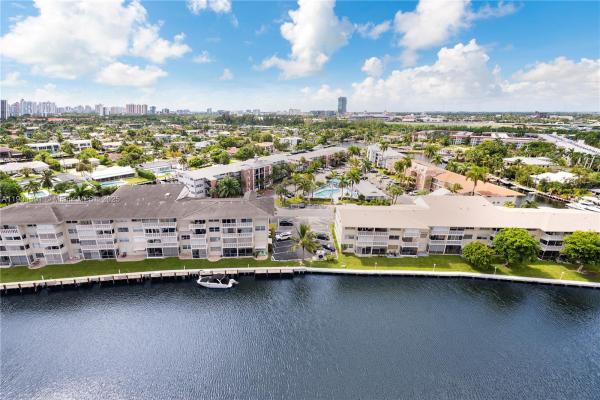 Golden Horn, 427 Golden Isles Dr #14J, Hallandale Beach, Florida 33009, image 2
