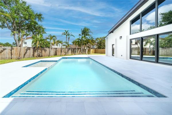 Coco Plum Estates At Jacaranda, 842 W Coco Plum Cir, Plantation, Florida 33324, image 1