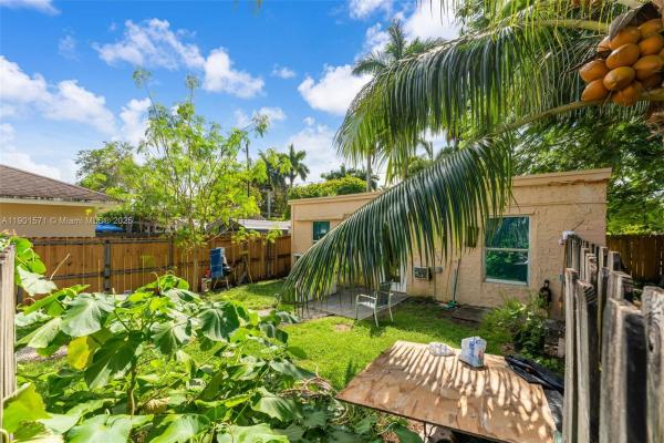 Ponce De Leon, 222 NW 14th St, Homestead, Florida 33030, image 2