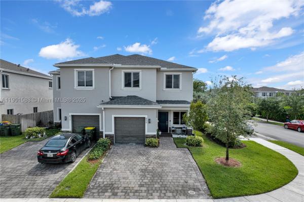 Palms At Bella Vista, 856 SE 16th Ct, Homestead, Florida 33034, image 3