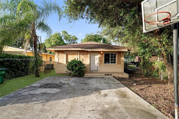 2951 NW 57th St, Miami, Florida 33142, image 1