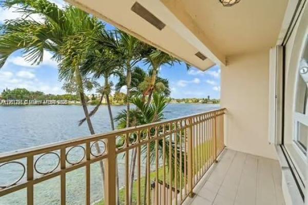 769 NE 195th St, Miami, Florida 33179, image 1