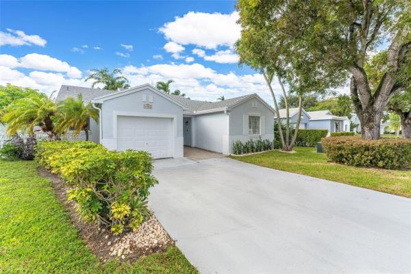 Stoneybrook At Country Walk, 14512 SW 138th Ct, Country Walk, Florida 33186, image 3