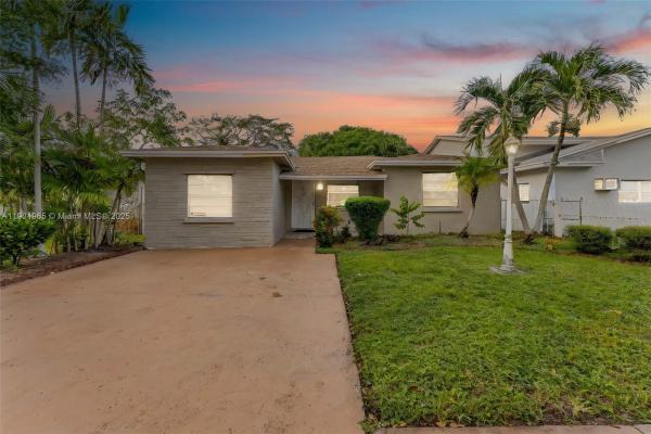 Carver Heights, 608 NW 9th St, Hallandale Beach, Florida 33009, image 1