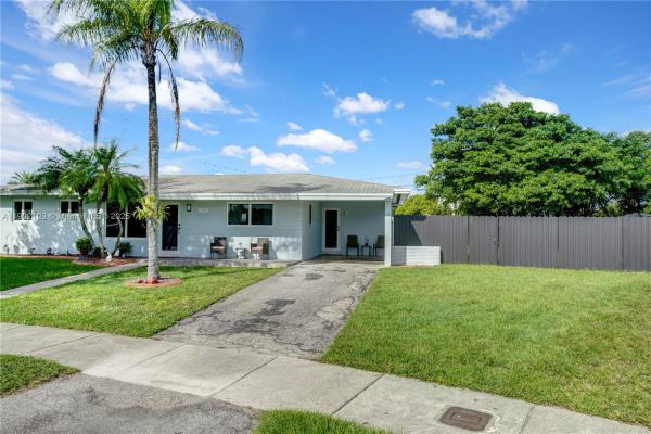 South Miami Heights Manor, 17020 SW 118th Pl, South Miami Heights, Florida 33177, image 2