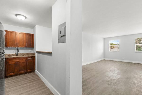 1530 Crescent Cir 1 #8, Lake Park, Florida 33403, image 1