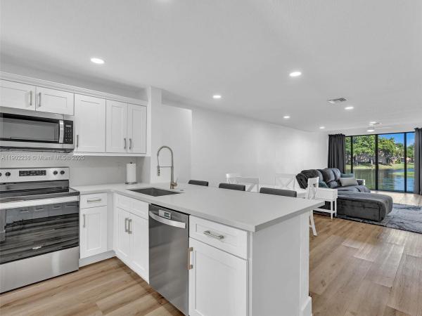 Karanda Village 3, 3965-d Cocoplum Cir #D, Coconut Creek, Florida 33063, image 1