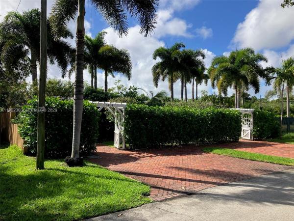 Edgewater Estates, 1400 NE 21st St #1-2, Wilton Manors, Florida 33305, image 3