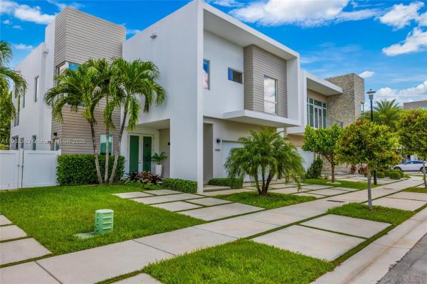 The Mansions At Doral, 10580 NW 67th Ter, Doral, Florida 33178, image 1