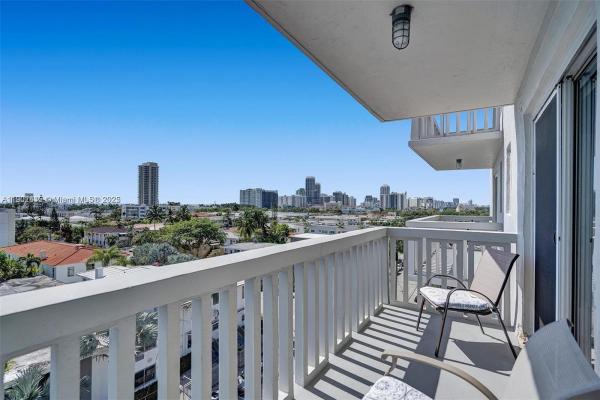 Carlyle Plaza, 7620 Carlyle Ave #703, Miami Beach, Florida 33141, image 1