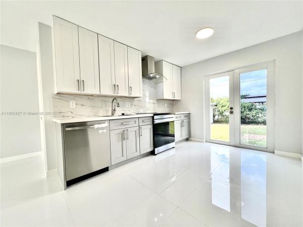 Hollywood Heights Estates, 6417 Fletcher St, Hollywood, Florida 33023, image 3
