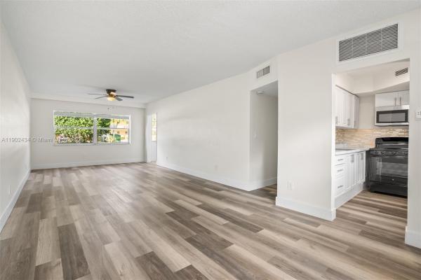 Biscayne Lake Gardens, 2820 NE 201st Ter #F110, Aventura, Florida 33180, image 1
