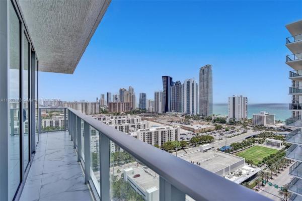 Parque Towers, 330 Sunny Isles Blvd #5-2207, Sunny Isles Beach, Florida 33160, image 1