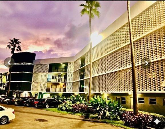 877 NE 195th St #122, Unincorporated Dade County, Florida 33179, image 1