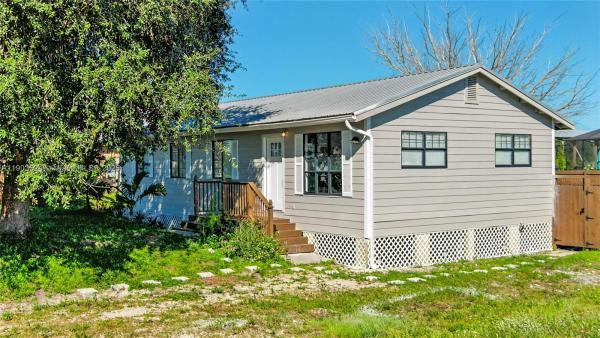 Lehigh Acres Residential, 3216 22nd St Sw, Lehigh Acres, Florida 33976, image 1