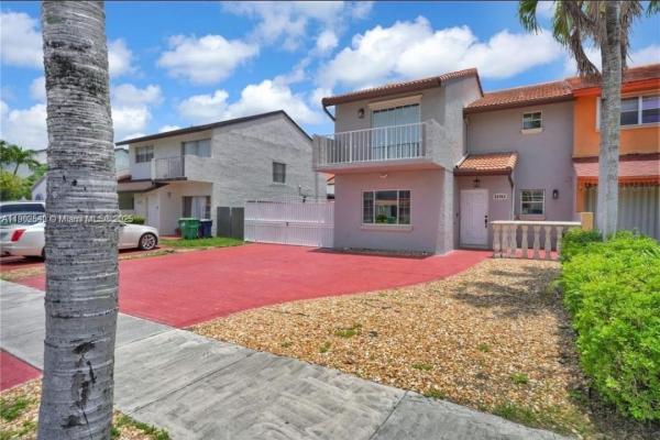 Twin Chalets At International Gardens, 11763 SW 15th St, Tamiami, Florida 33184, image 3