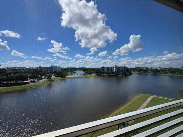 Palm-Aire Country Club 52, 3095 N Course Dr #811, Pompano Beach, Florida 33069, image 1