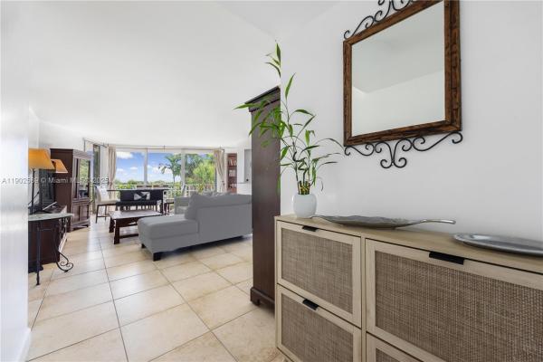 4000 Towerside Ter #412, Miami, Florida 33138, image 3