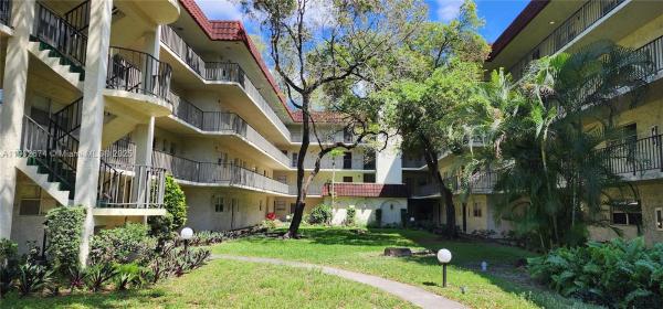 The Lakes Of Inverrary, 3360 Spanish Moss Ter #104, Lauderhill, Florida 33319, image 1