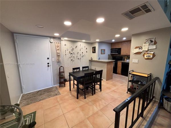 International Village At Inverrary, 3650 Inverrary Dr #3Y-G, Lauderhill, Florida 33319, image 1
