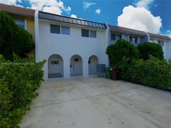 Palm Springs Villas, 6855 W 2nd Ln, Hialeah, Florida 33014, image 2
