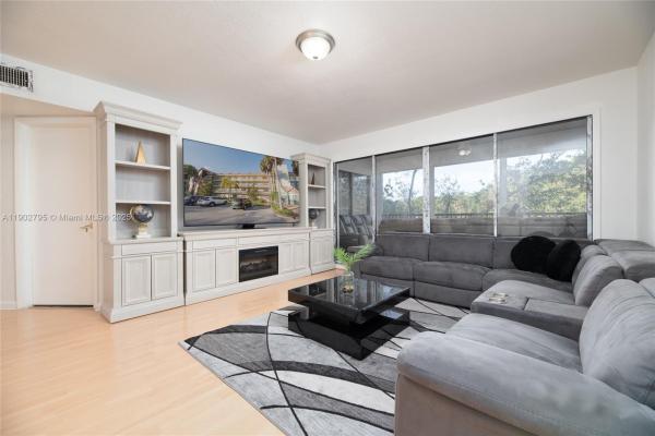 Hammocks Lake Forest, 1720 Hammock Blvd #209, Coconut Creek, Florida 33063, image 1