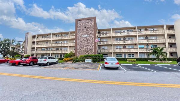 4025 Farnham O #4025, Deerfield Beach, Florida 33442, image 1