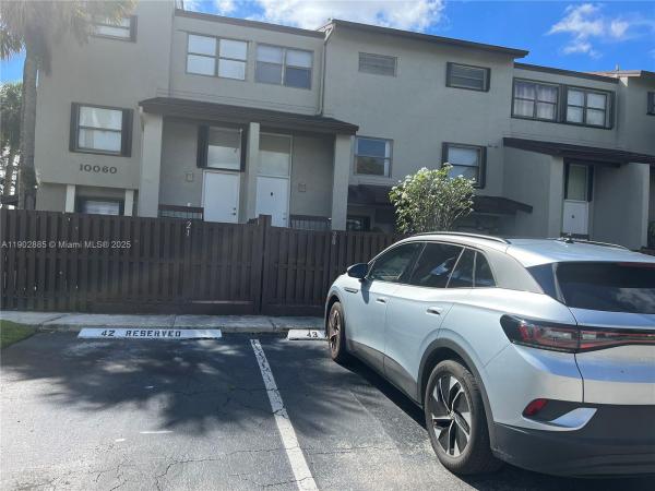 10060 NW 9th Street Cir #20, Unincorporated Dade County, Florida 33172, image 1