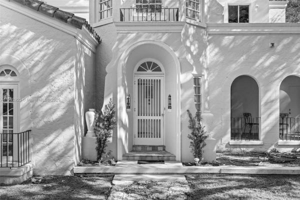 Granada, 907 Alhambra Cir, Coral Gables, Florida 33134, image 3