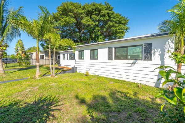 Norwood, 1021 NW 195th St, Miami Gardens, Florida 33169, image 2
