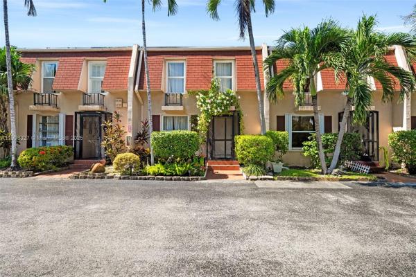 De Soto Park North, 1001 Three Islands Blvd #29, Hallandale Beach, Florida 33009, image 1