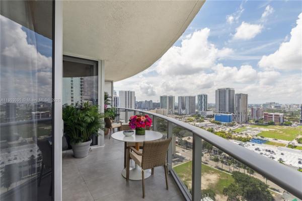 Aria On The Bay, 488 NE 18th St #2301, Miami, Florida 33132, image 2