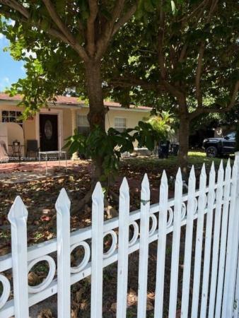 Pine Tree Park, 2901 NW 163rd St, Miami Gardens, Florida 33054, image 2