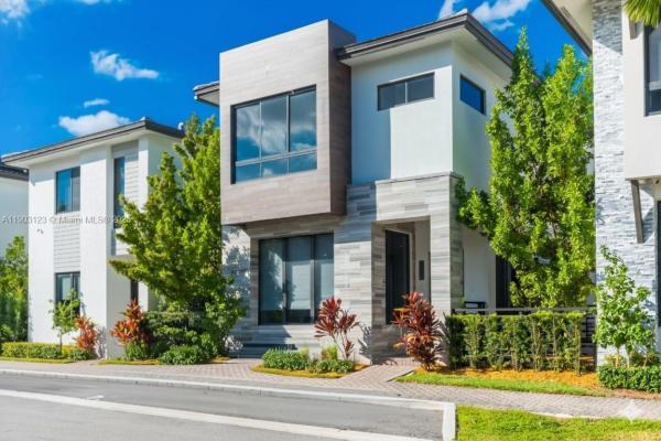 Canarias At Downtown Doral, 8013 NW 42nd St, Doral, Florida 33166, image 1