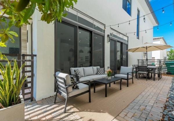 Canarias At Downtown Doral, 8013 NW 42nd St, Doral, Florida 33166, image 2