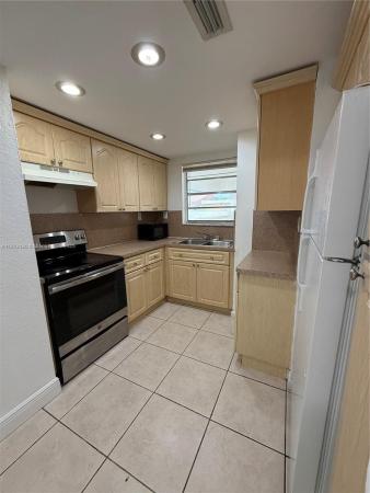 8820 Fontainebleau Blvd #403, Miami, Florida 33172, image 1