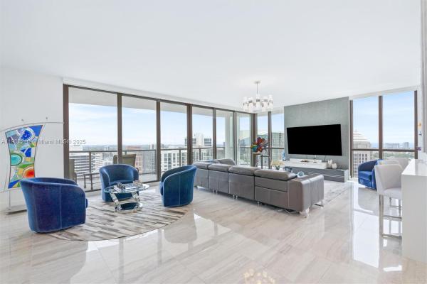 100 Las Olas, 100 E Las Olas Blvd #3201, Fort Lauderdale, Florida 33301, image 1