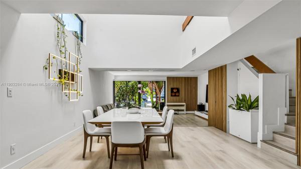 Poinciana Island Yacht & Racquet Club, 300 Poinciana Dr #702, Sunny Isles Beach, Florida 33160, image 1