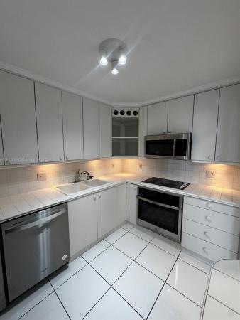 Brickell Harbour, 200 SE 15th Rd #6H, Miami, Florida 33129, image 1