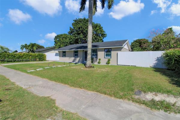 Avocado Villas, 365 SW 17th Ave, Homestead, Florida 33030, image 2