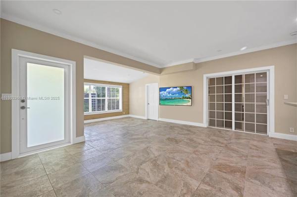 Gulfstream Estates, 818 NE 3rd St, Hallandale Beach, Florida 33009, image 2