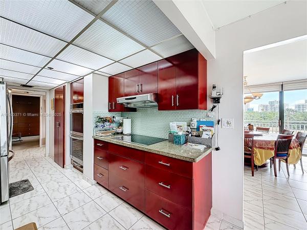 Winston Towers 600, 210 174th St #409, Sunny Isles Beach, Florida 33160, image 2