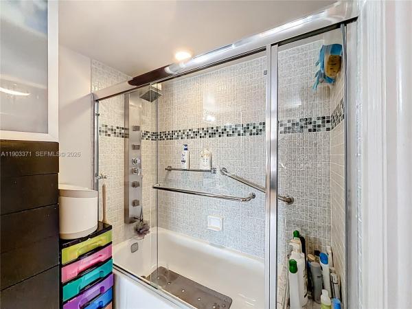 Winston Towers 600, 210 174th St #409, Sunny Isles Beach, Florida 33160, image 1