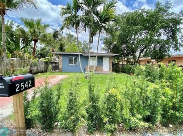 2540 NE 181st St, North Miami Beach, Florida 33160, image 1