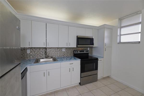 Island Shores, 2903 N Miami Beach Blvd #806, North Miami Beach, Florida 33160, image 2