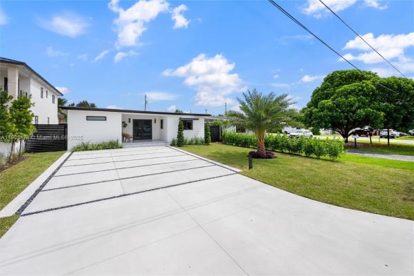 2735 SW 65th Ave, Miami, Florida 33155, image 1