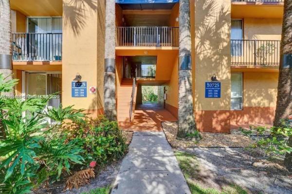 Lakes Of Jacaranda, 10725 Cleary Blvd #303, Plantation, Florida 33324, image 1