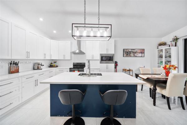 Monasterio Estates, 12715 NW 11th Ter, Tamiami, Florida 33182, image 3