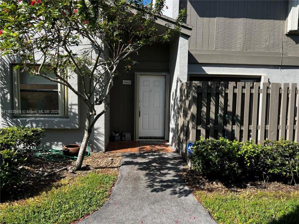 10643 SW 113th Pl #81A, Unincorporated Dade County, Florida 33176, image 1